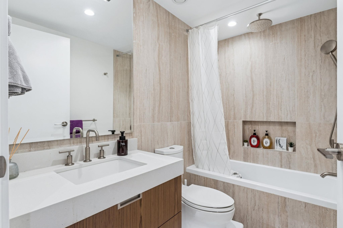 Basement Recreation Room Photo of 1801 1335 Howe Street, Vancouver, BC