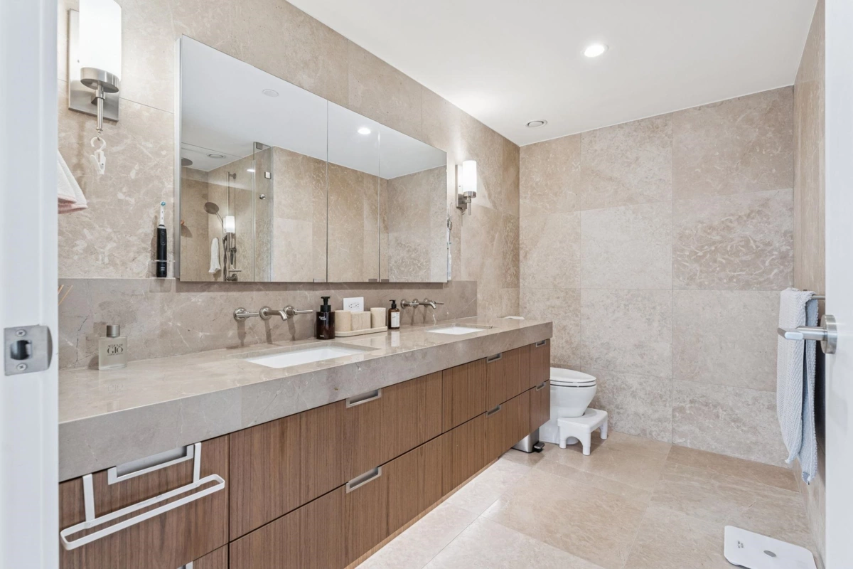 Powder Room Photo of 1801 1335 Howe Street, Vancouver, BC