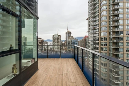 Entry Foyer Photo of 1801 1335 Howe Street, Vancouver, BC
