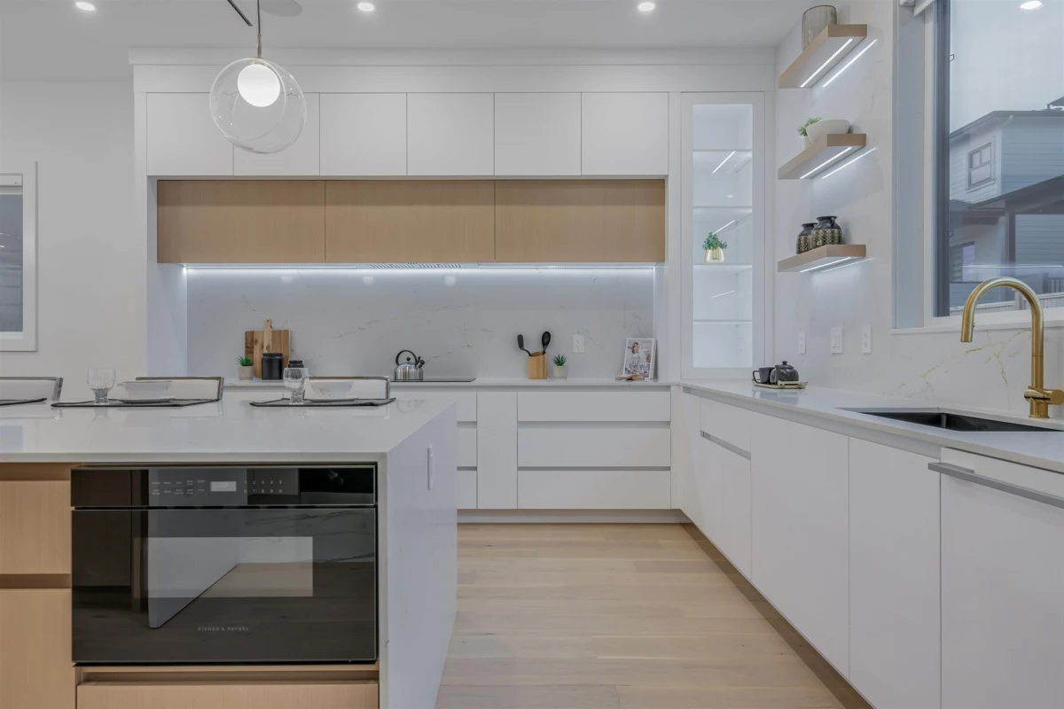 Dining Area Photo of 16647 18 Avenue, Surrey, BC