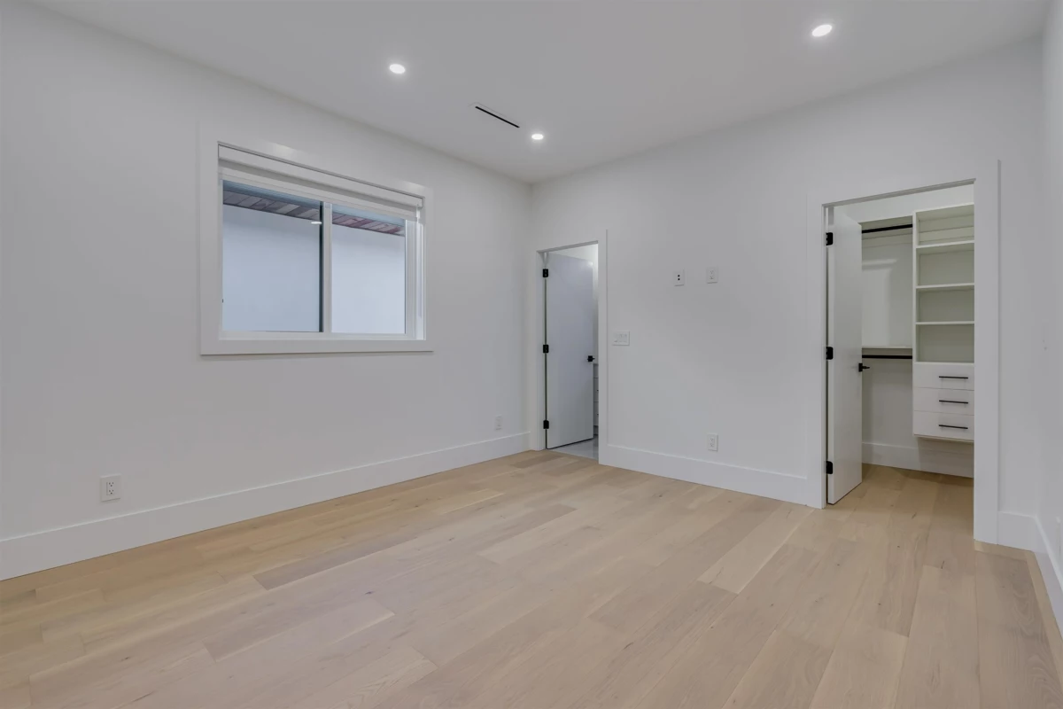 Entry Foyer Photo of 16647 18 Avenue, Surrey, BC