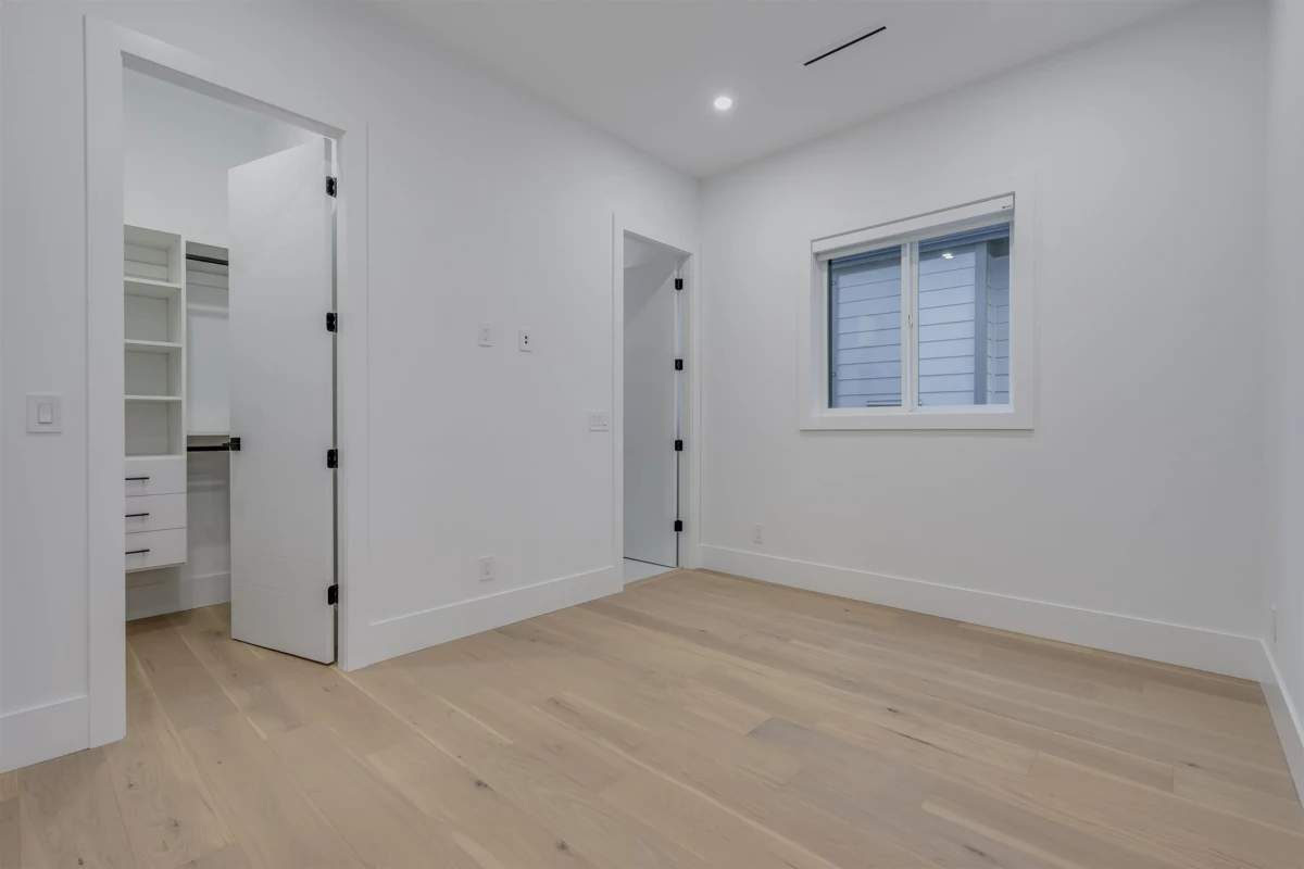 Front Yard Photo of 16647 18 Avenue, Surrey, BC