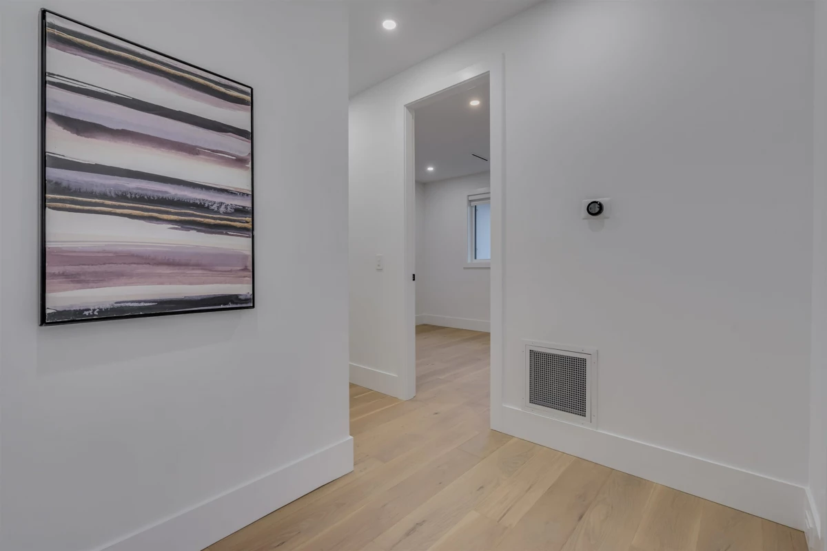 Guest Bathroom Photo of 16647 18 Avenue, Surrey, BC