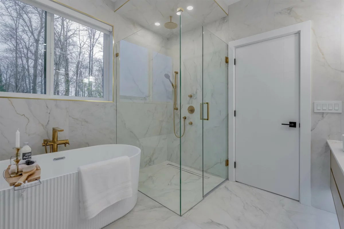 Laundry Room Photo of 16647 18 Avenue, Surrey, BC