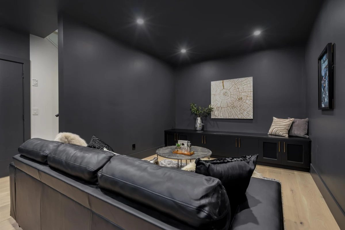 Swimming Pool Photo of 16647 18 Avenue, Surrey, BC