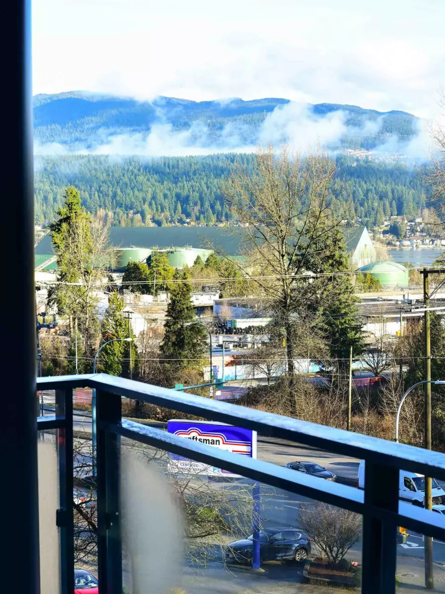 Walk-In Closet Photo of 413 2015 St. Johns Street, Port Moody, BC