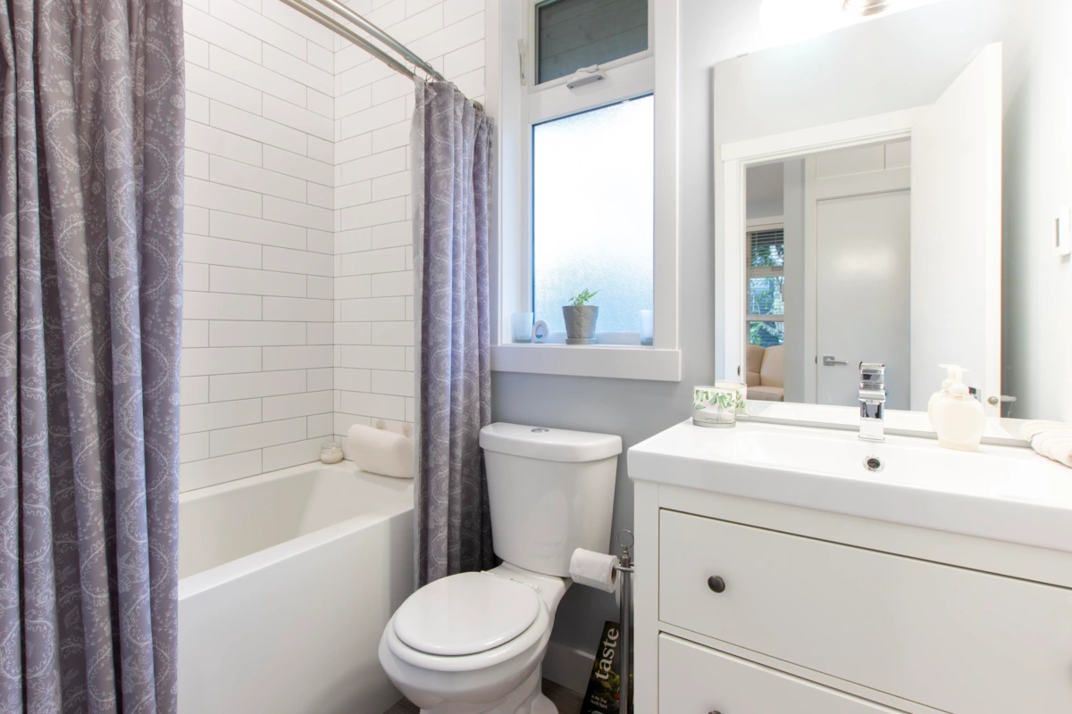 Garage Interior Photo of 41281 Meadow Avenue, Squamish, BC