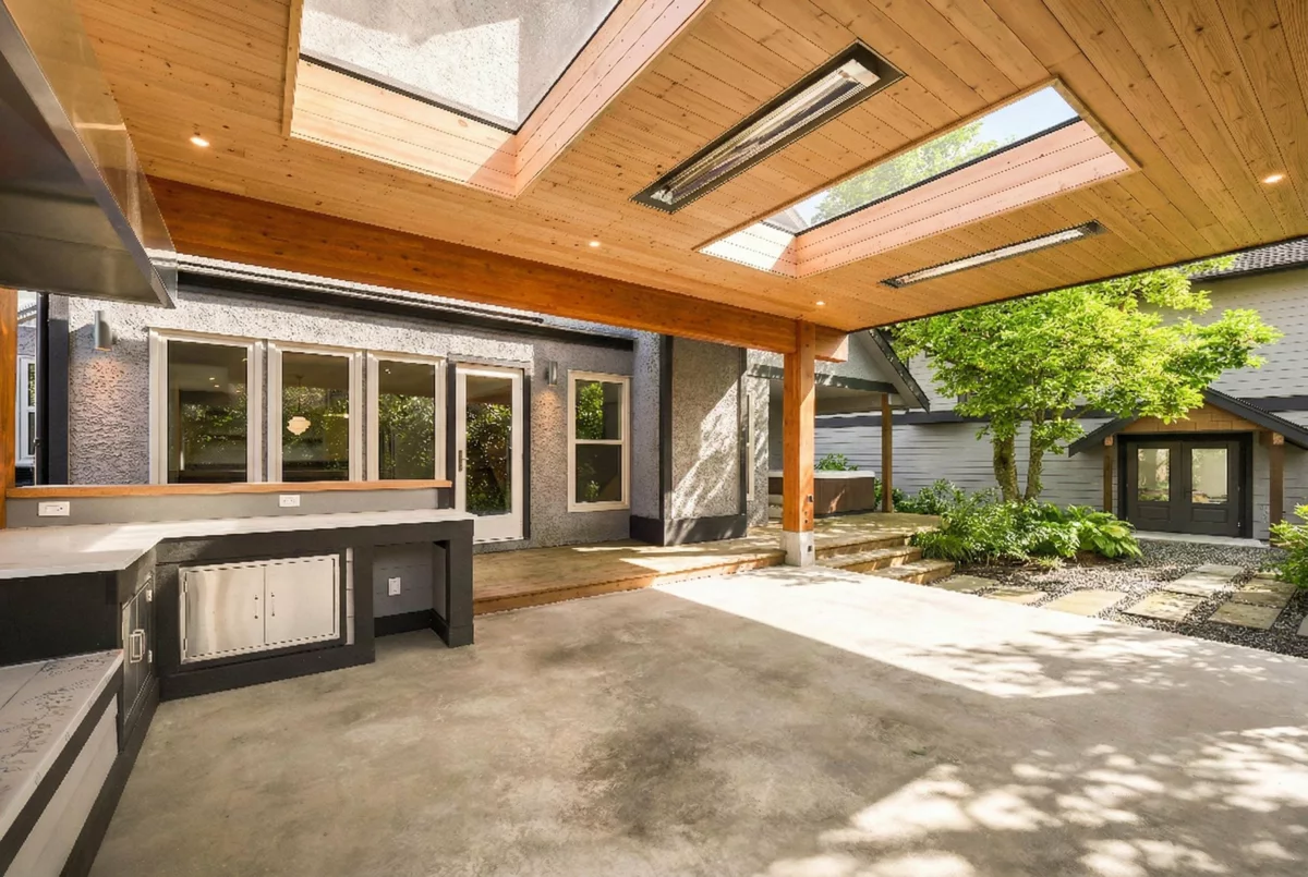 Hot Tub / Spa Photo of 41281 Meadow Avenue, Squamish, BC