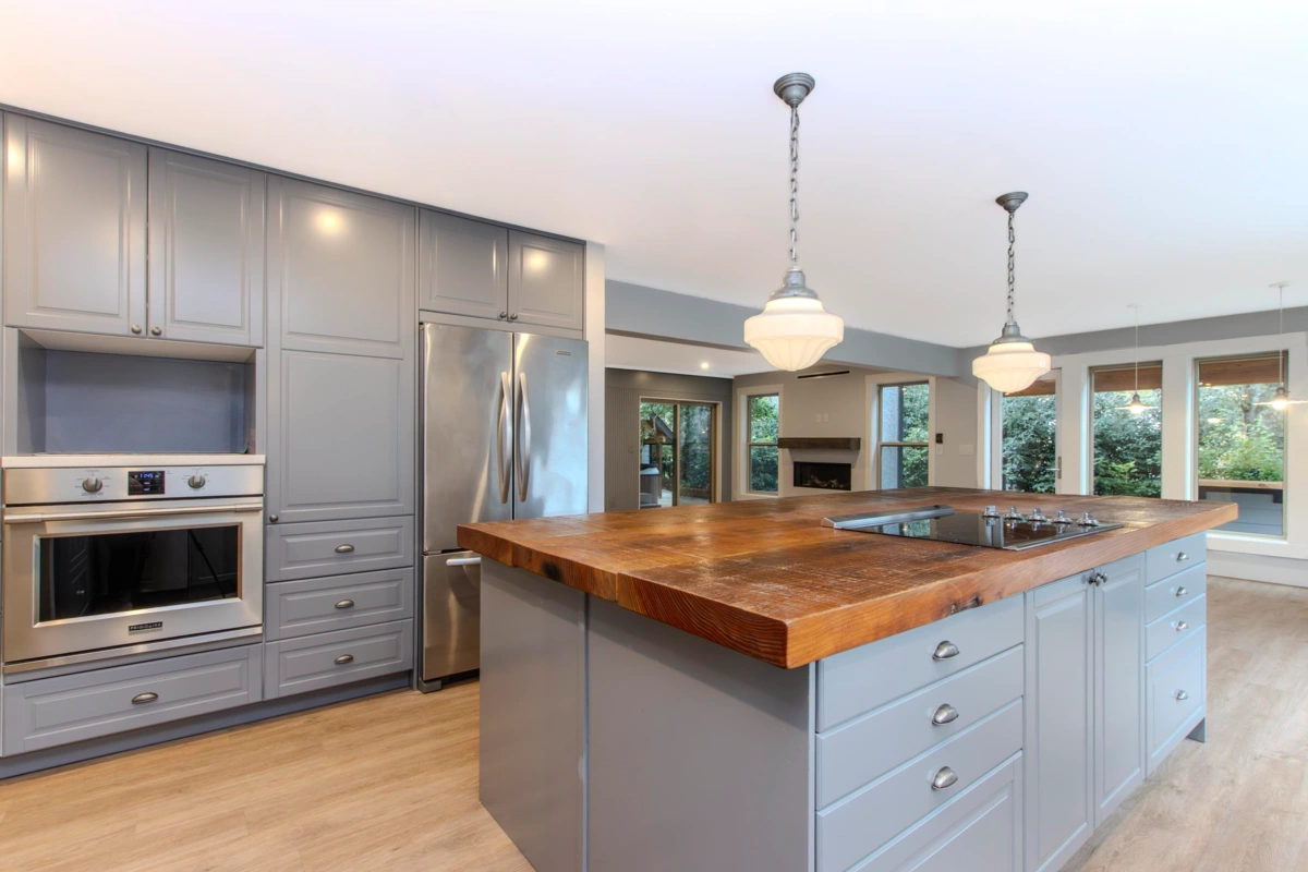 Kitchen Island Photo of 41281 Meadow Avenue, Squamish, BC