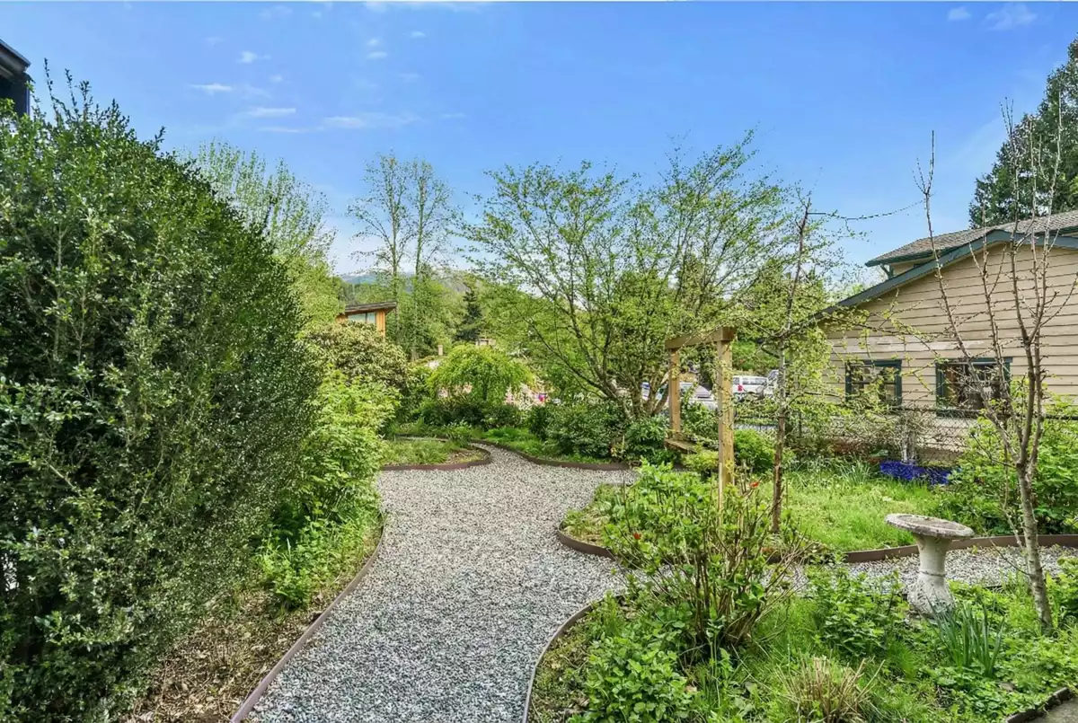 Outdoor Kitchen Photo of 41281 Meadow Avenue, Squamish, BC