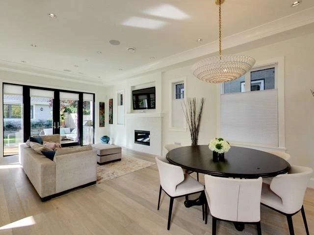 Dining Area Photo of 4248 W 10th Avenue, Vancouver, BC