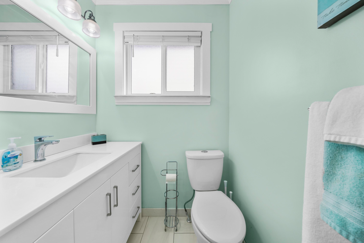 Guest Bathroom Photo of 149/152 8400 Shook Road, Mission, BC