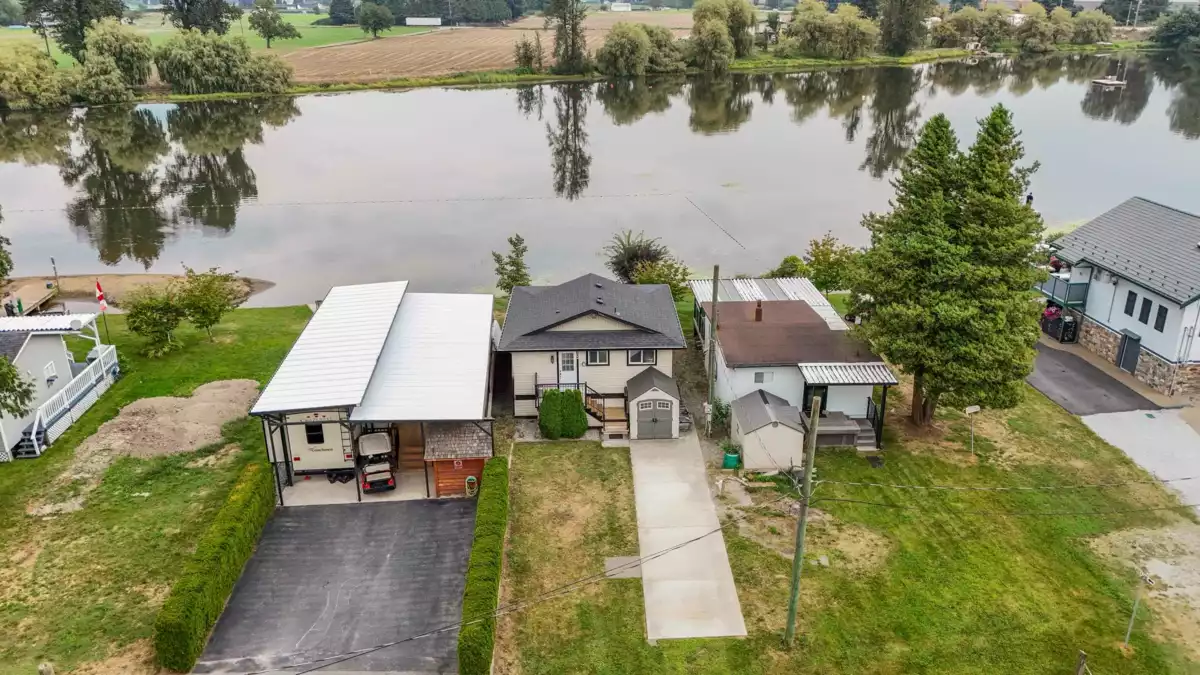 Outdoor Deck Photo of 149/152 8400 Shook Road, Mission, BC