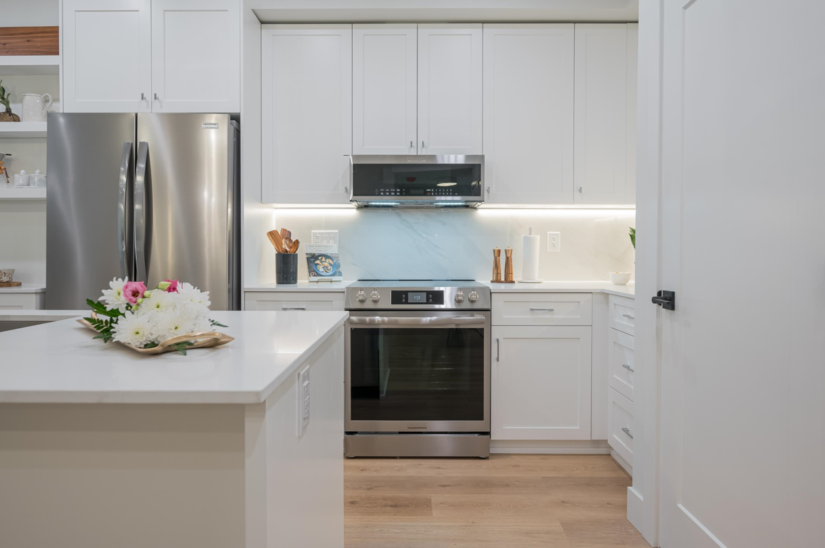 Living Room Photo of 211 46187 Thomas Road, Chilliwack, BC