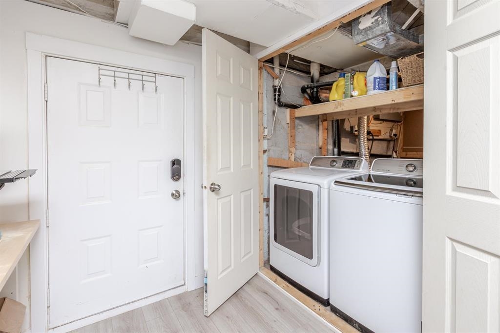Laundry Room Photo of 33479 5 Avenue, Mission, BC