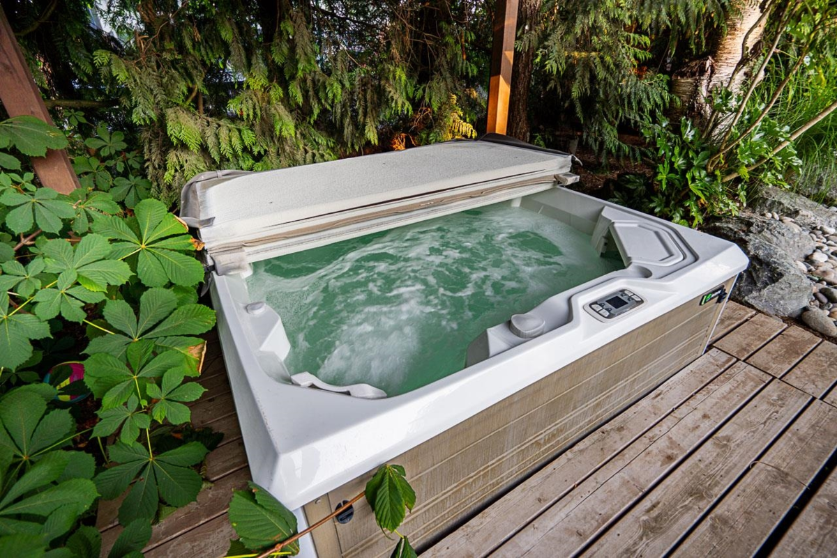 Swimming Pool Photo of 2942 Palm Crescent, Abbotsford, BC