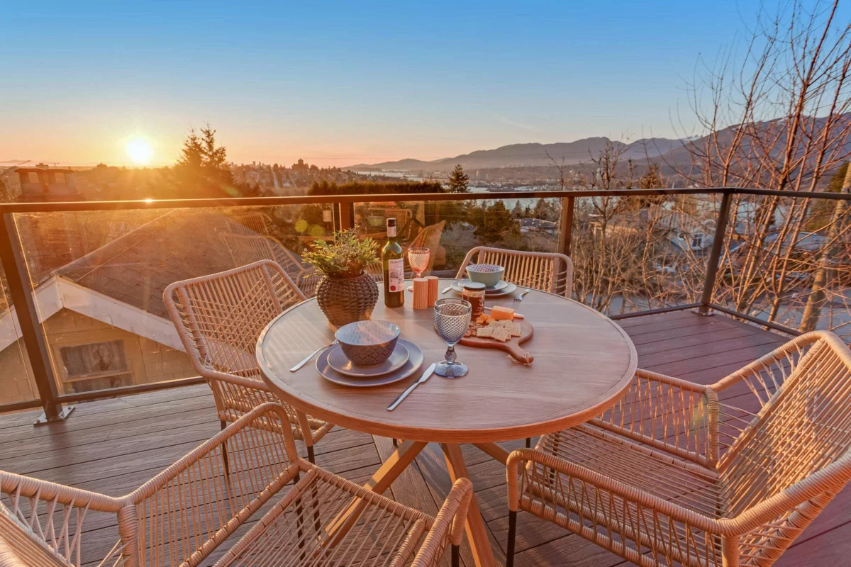 Family Room Photo of 4850 Eton Street, Burnaby, BC