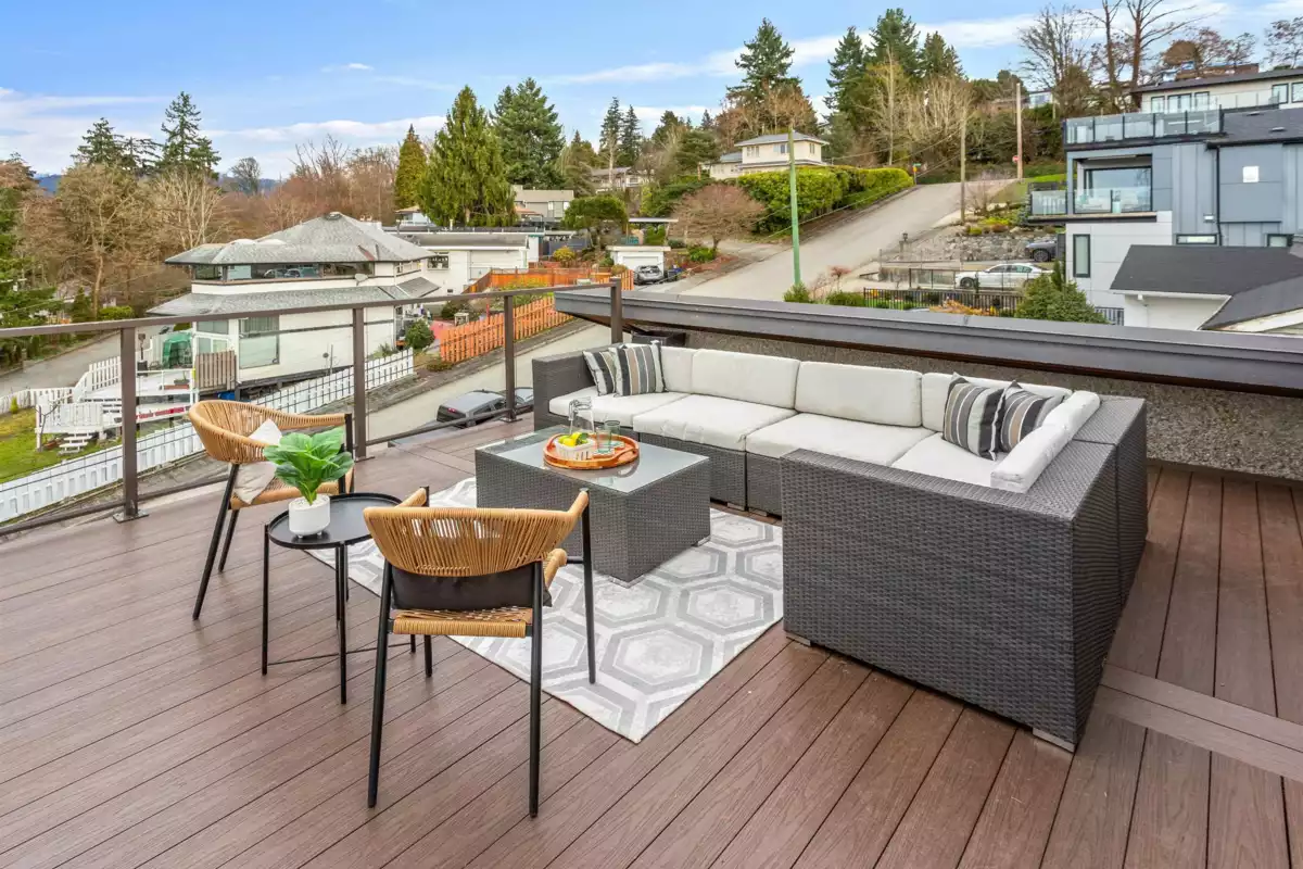 Front Yard Photo of 4850 Eton Street, Burnaby, BC