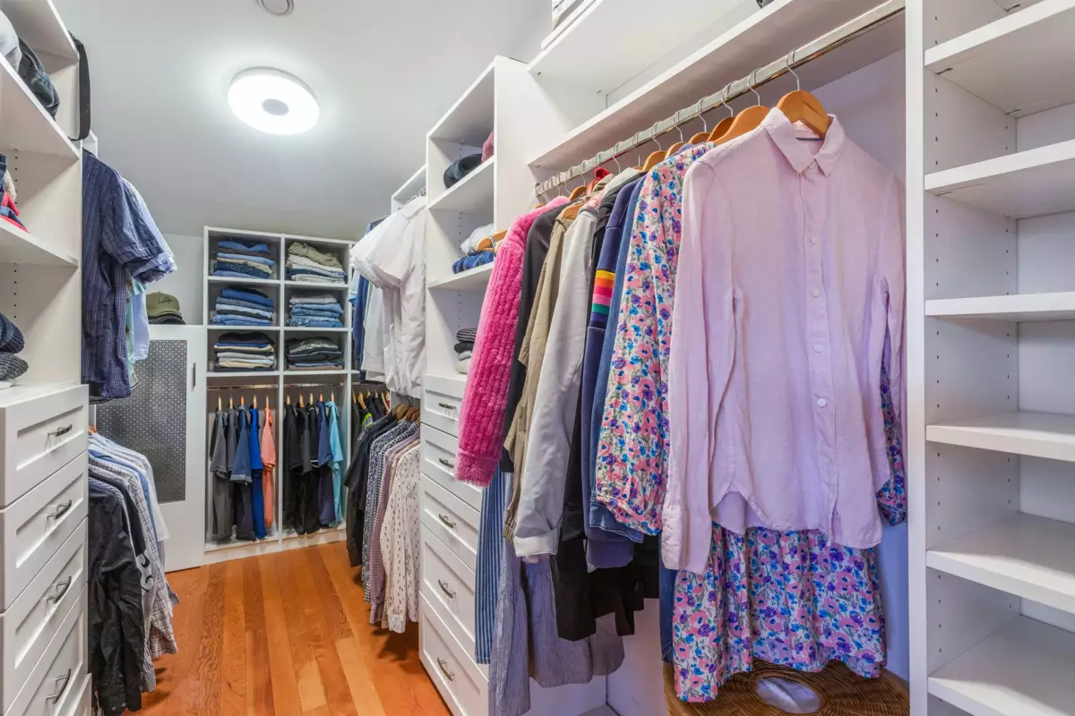 Hallway Photo of 4850 Eton Street, Burnaby, BC