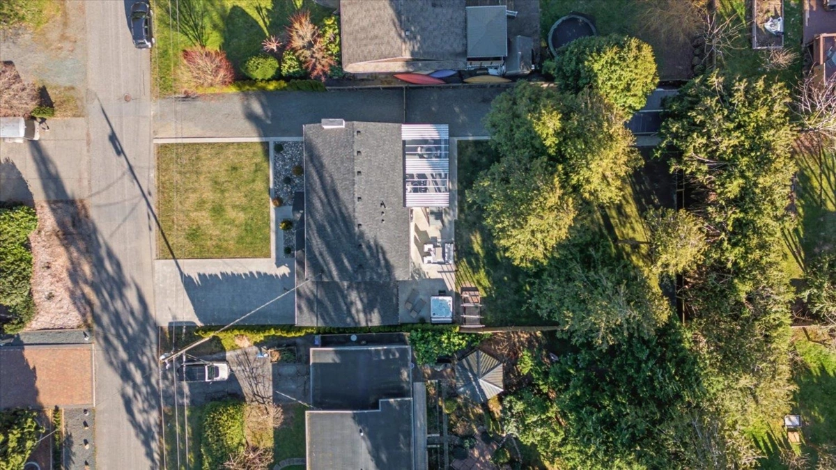 Front Yard Photo of 540 Naismith Avenue, Harrison Hot Springs, BC