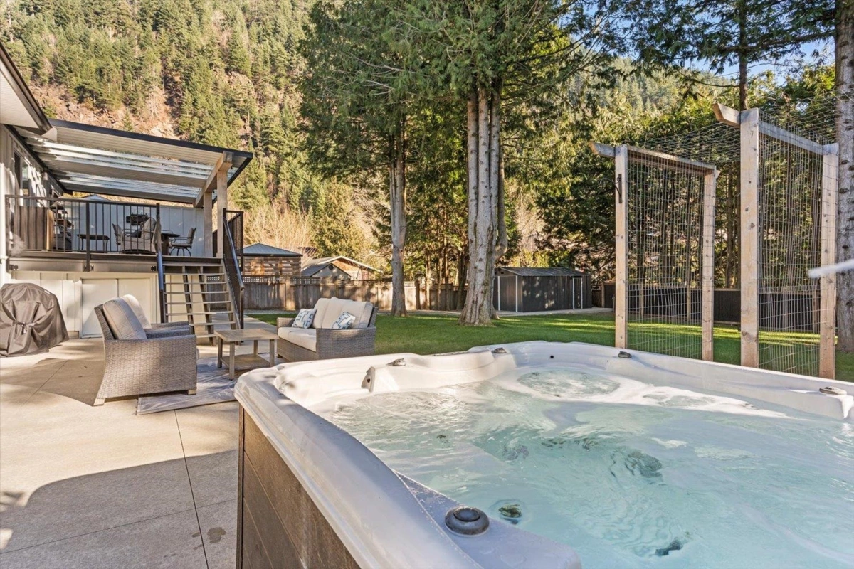 Outdoor Patio Photo of 540 Naismith Avenue, Harrison Hot Springs, BC