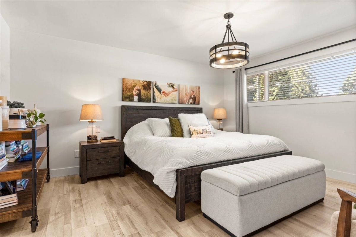 Walk-In Closet Photo of 540 Naismith Avenue, Harrison Hot Springs, BC