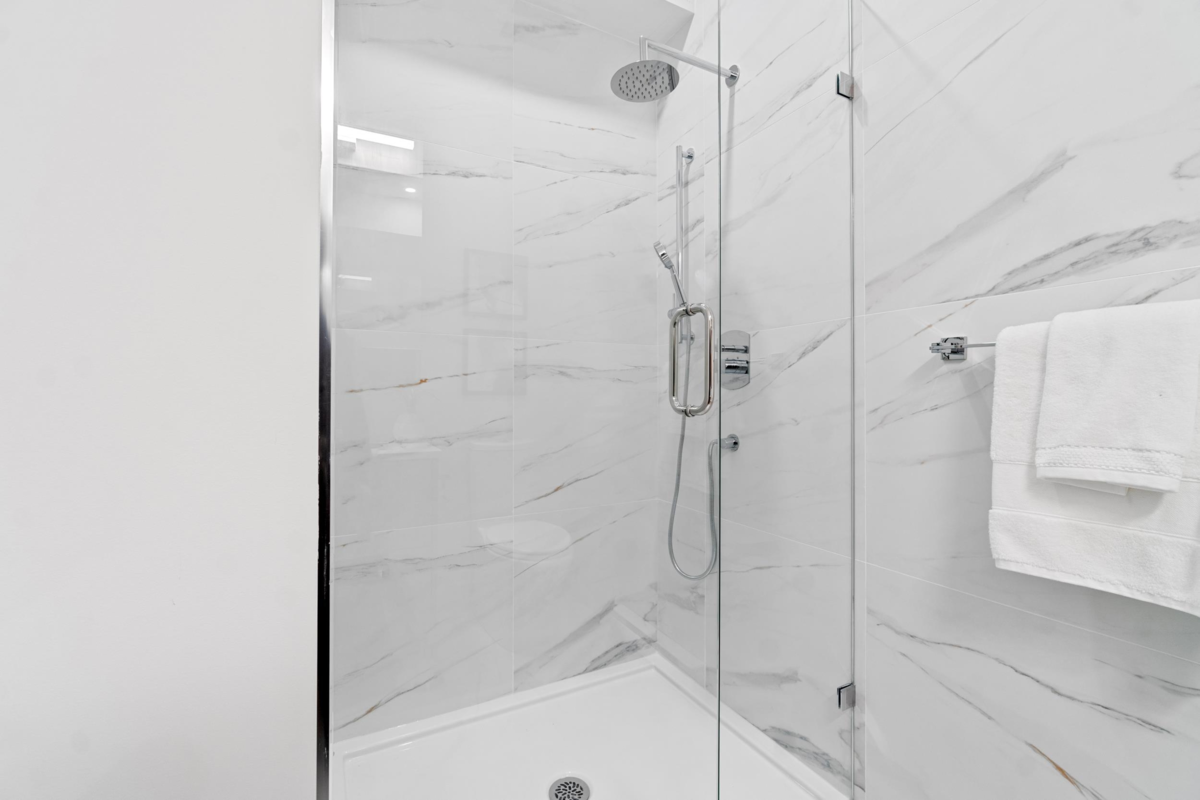 Entry Foyer Photo of 203 7161 17th Avenue, Burnaby, BC