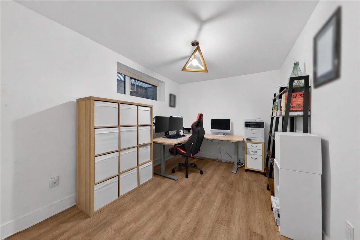 Laundry Room Photo of 2 252 E 19th Street, North Vancouver, BC