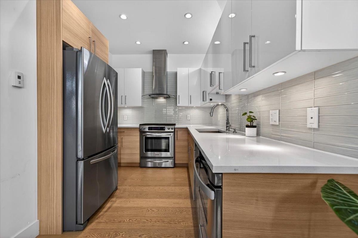 Pantry Photo of 2 252 E 19th Street, North Vancouver, BC