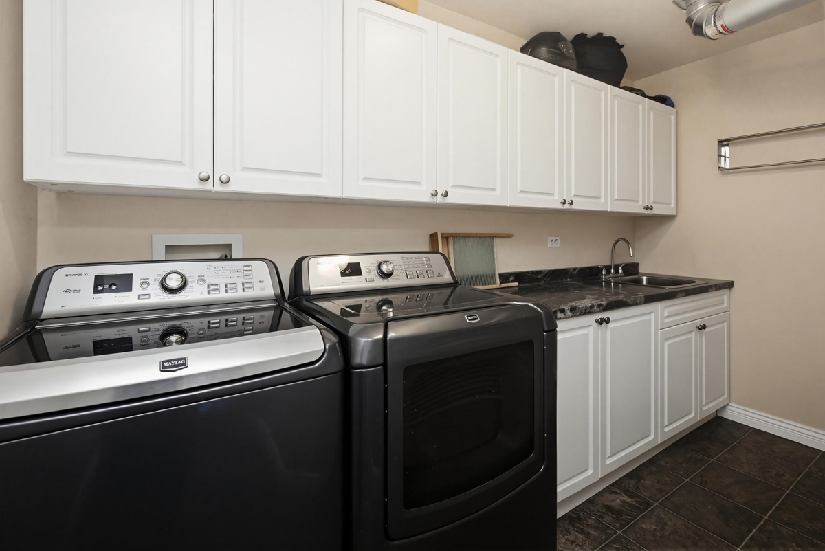 Breakfast Nook Photo of 8052 Topper Drive, Mission, BC