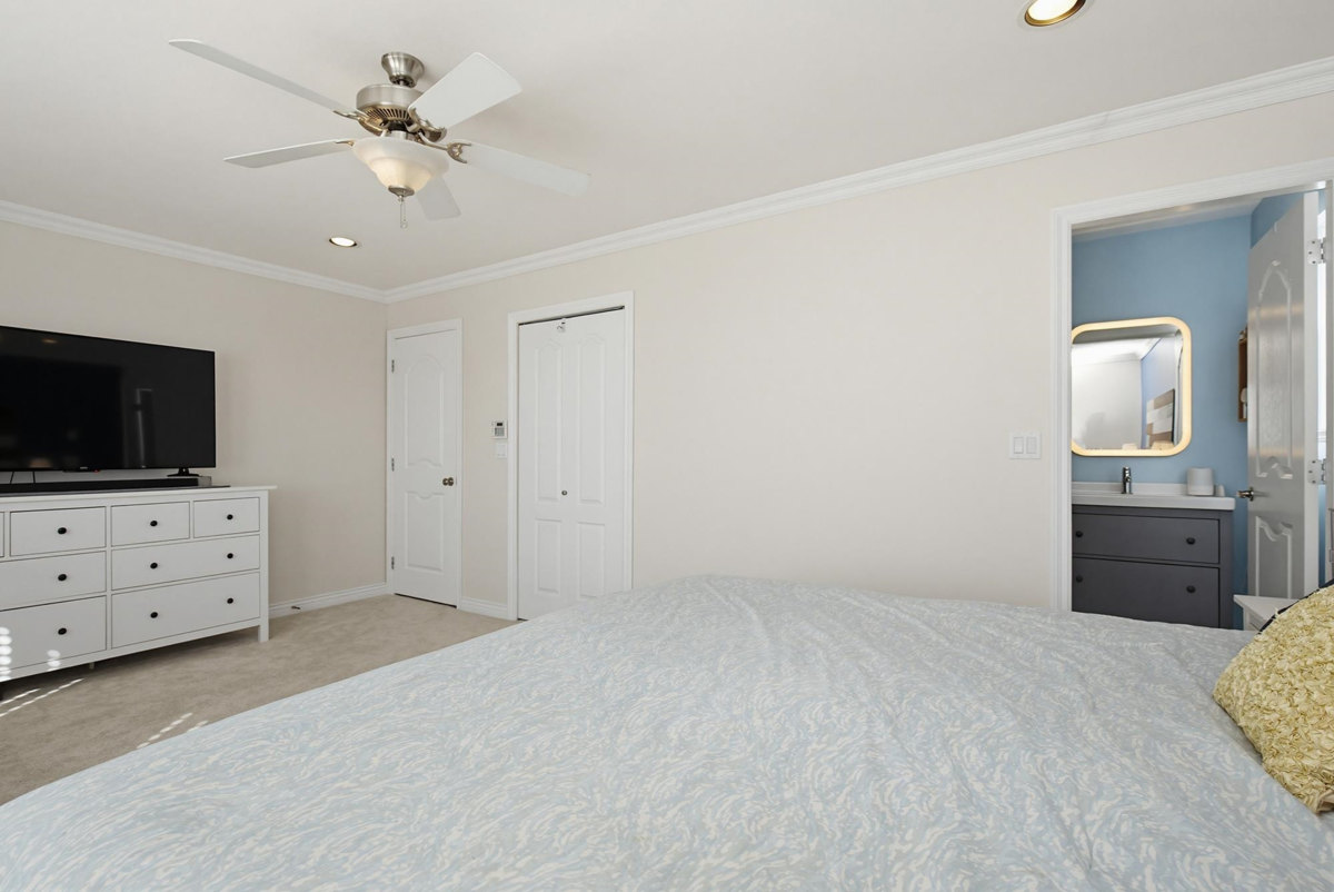 Hallway Photo of 8052 Topper Drive, Mission, BC