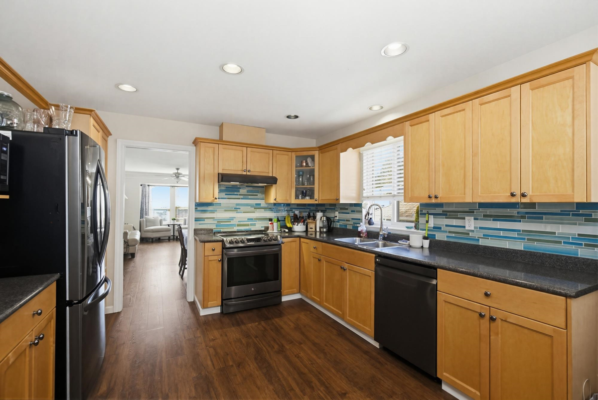 Powder Room Photo of 8052 Topper Drive, Mission, BC