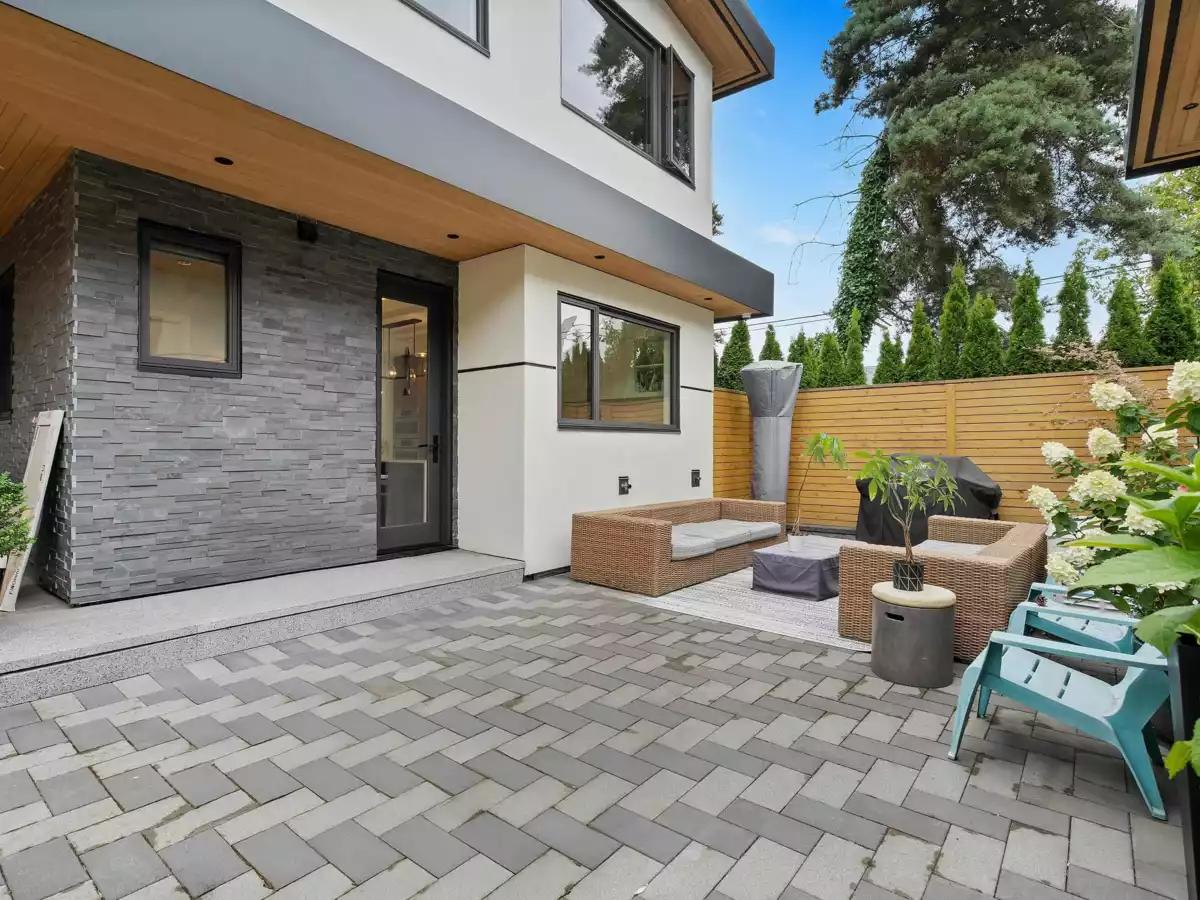 Garden / Landscaping Photo of 1295 Duchess Avenue, West Vancouver, BC