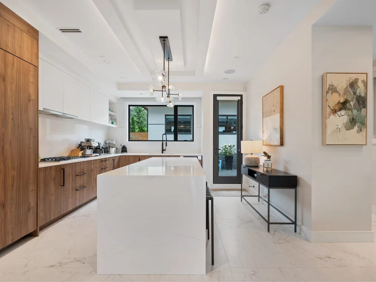 Guest Bathroom Photo of 1295 Duchess Avenue, West Vancouver, BC