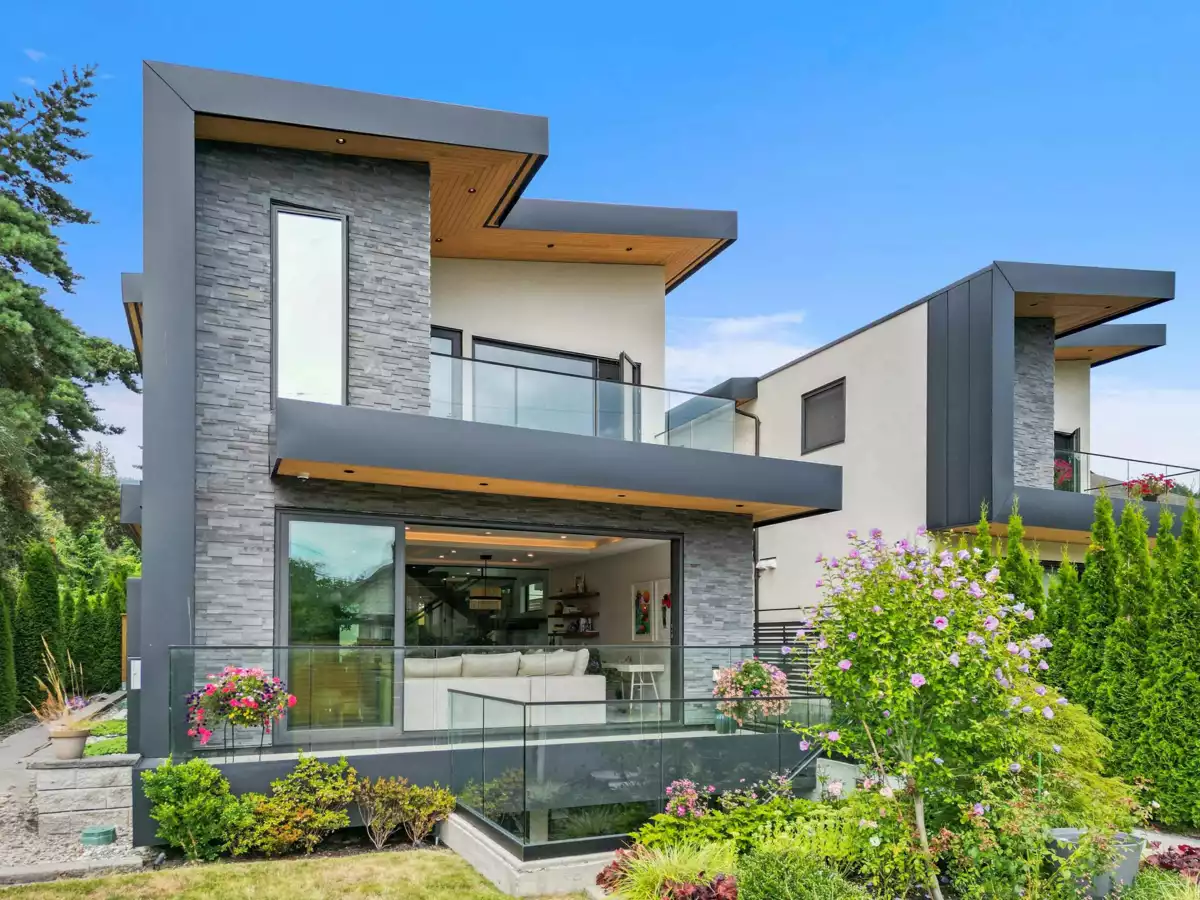 Hot Tub / Spa Photo of 1295 Duchess Avenue, West Vancouver, BC