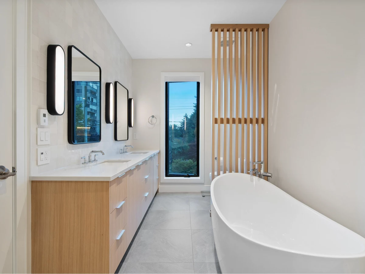 Laundry Room Photo of 1295 Duchess Avenue, West Vancouver, BC