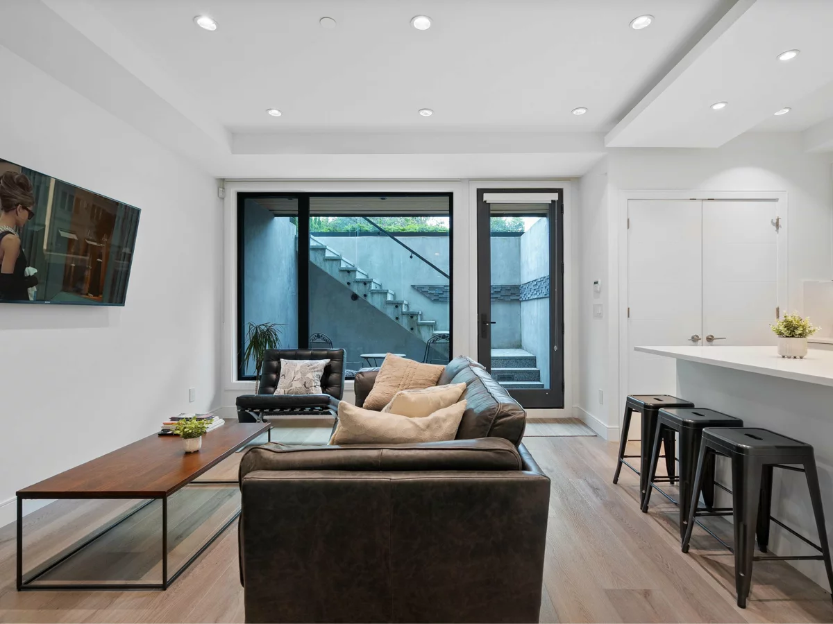 Outdoor Patio Photo of 1295 Duchess Avenue, West Vancouver, BC