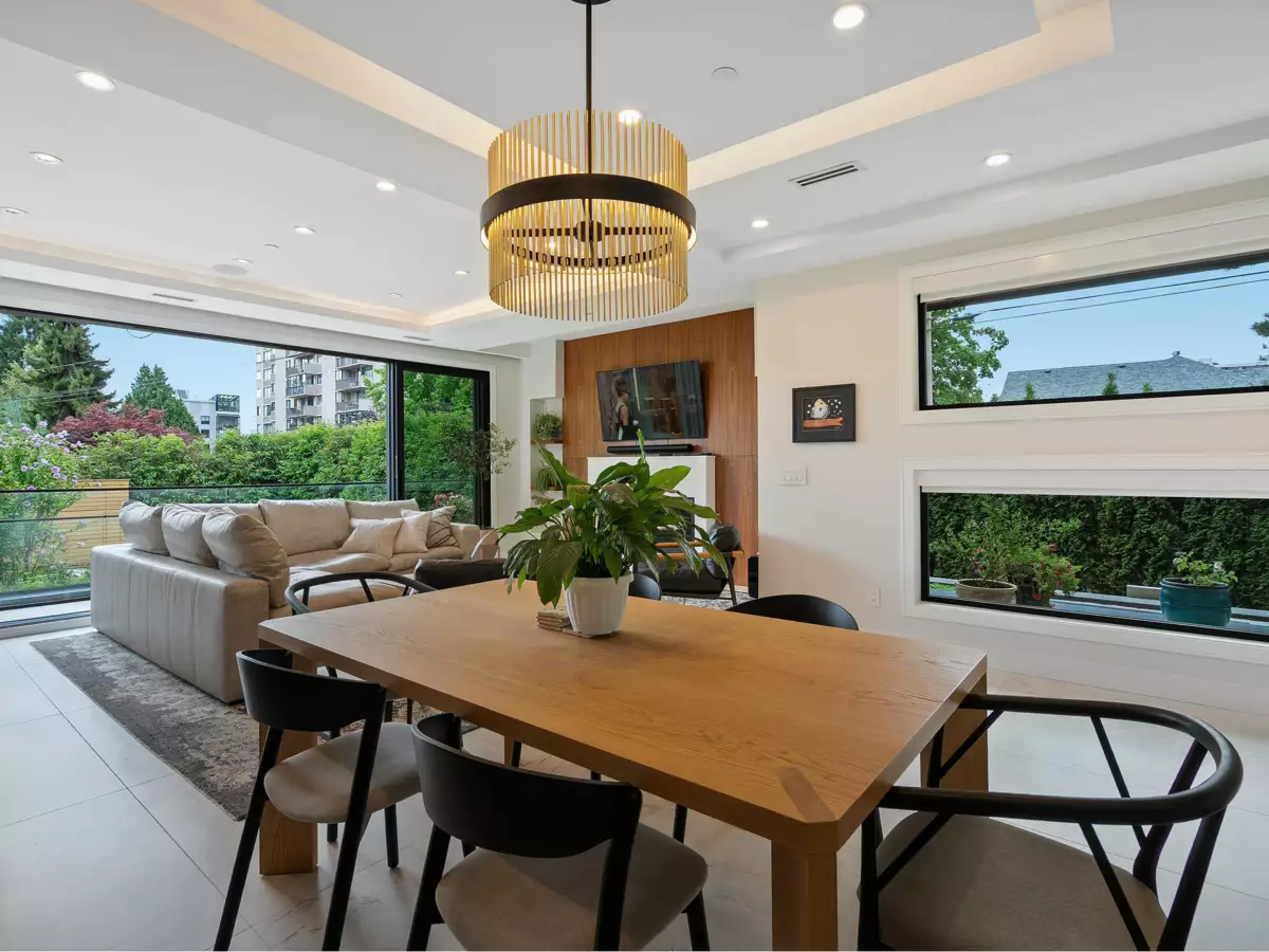 Primary Bathroom Photo of 1295 Duchess Avenue, West Vancouver, BC