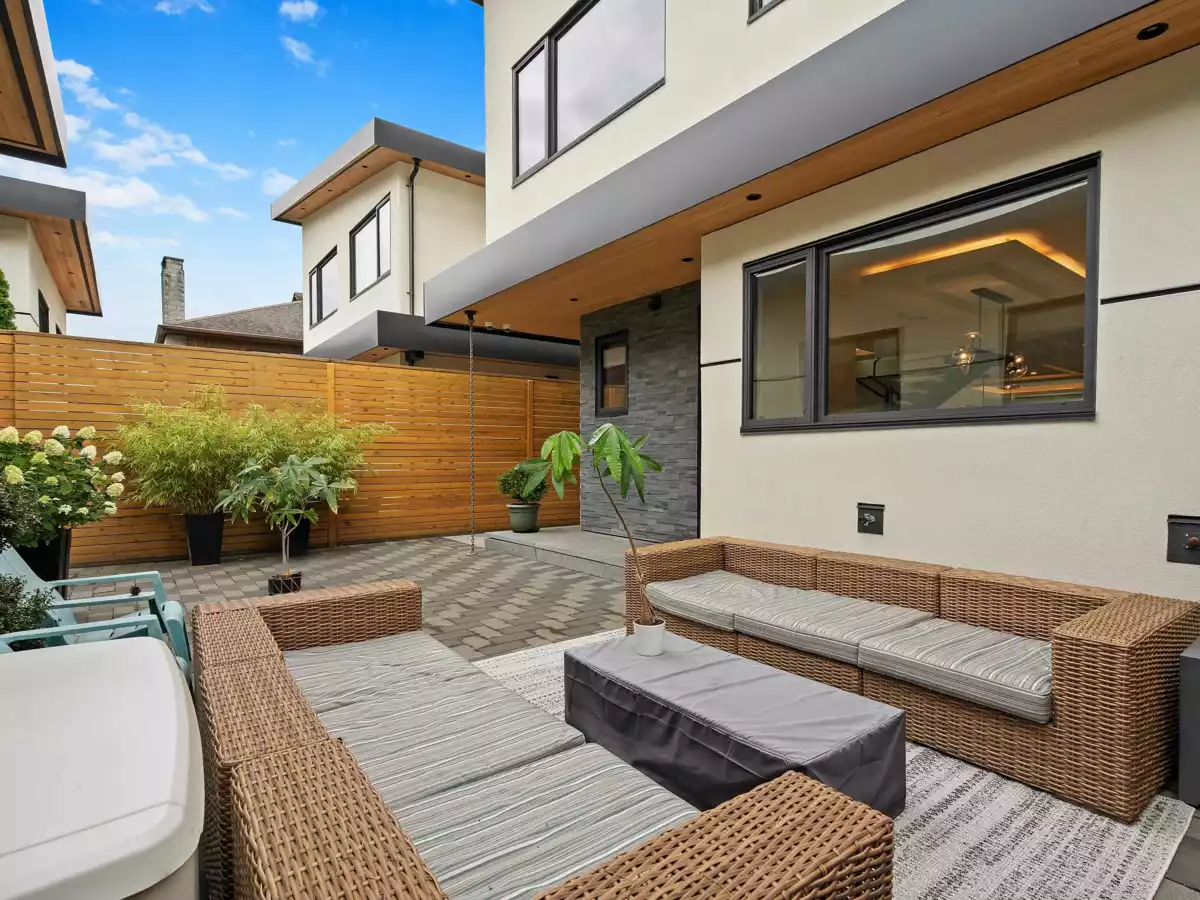 Swimming Pool Photo of 1295 Duchess Avenue, West Vancouver, BC