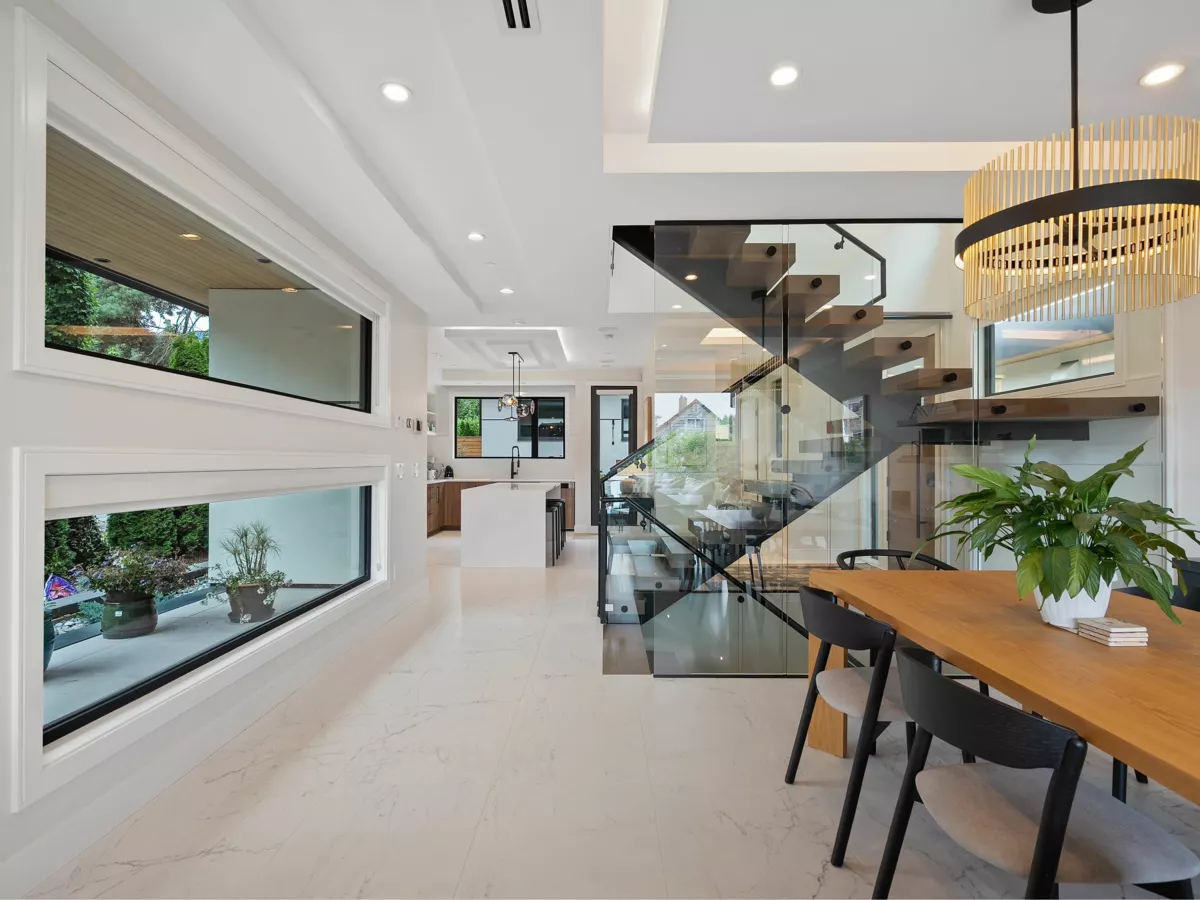 Walk-In Closet Photo of 1295 Duchess Avenue, West Vancouver, BC