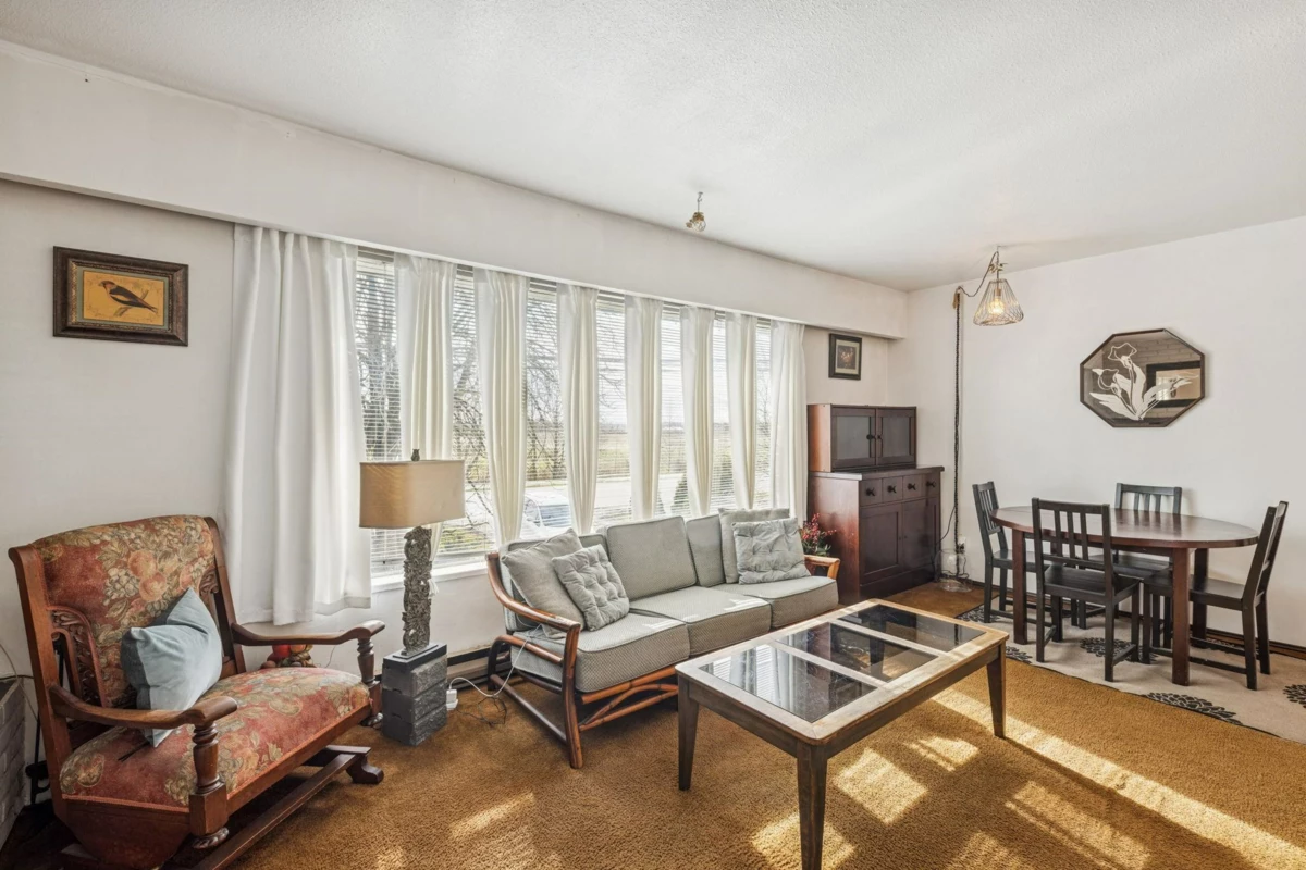 Kitchen Photo of 17311 Westminster Highway, Richmond, BC
