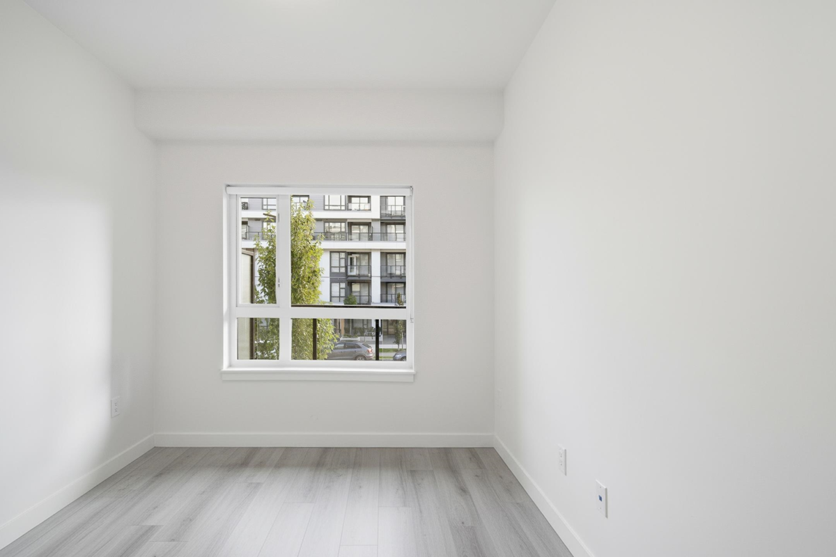 Entry Foyer Photo of 225 10777 138 Street, Surrey, BC