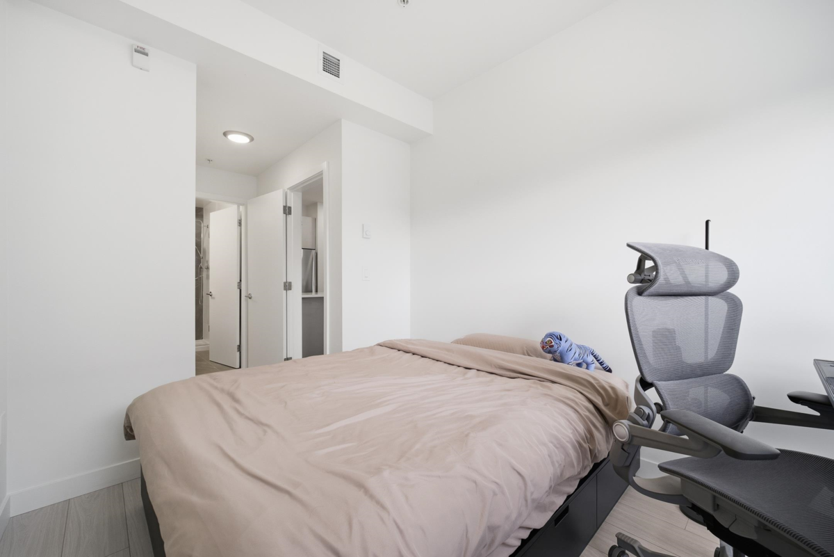 Office / Den Photo of 225 10777 138 Street, Surrey, BC