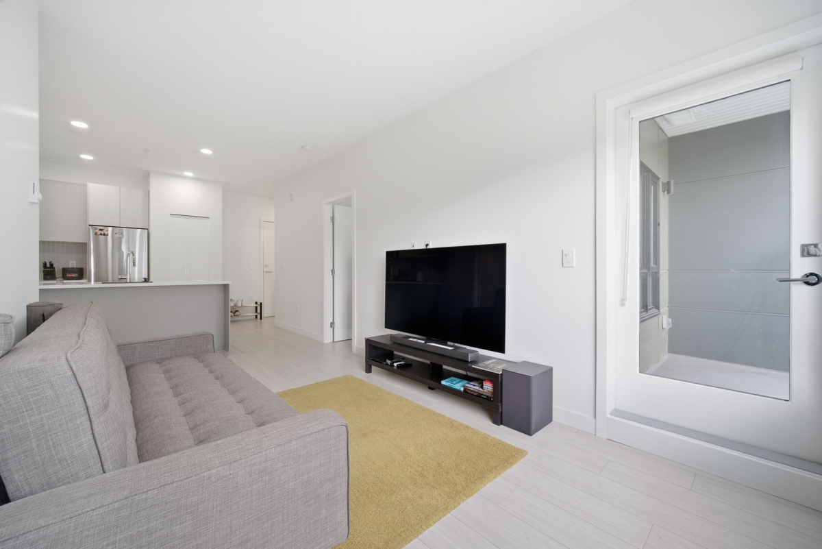 Primary Bathroom Photo of 225 10777 138 Street, Surrey, BC