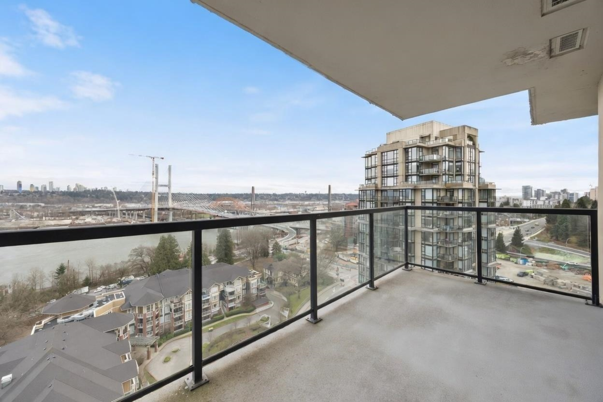 Guest Bathroom Photo of 1703 15 E Royal Avenue, New Westminster, BC