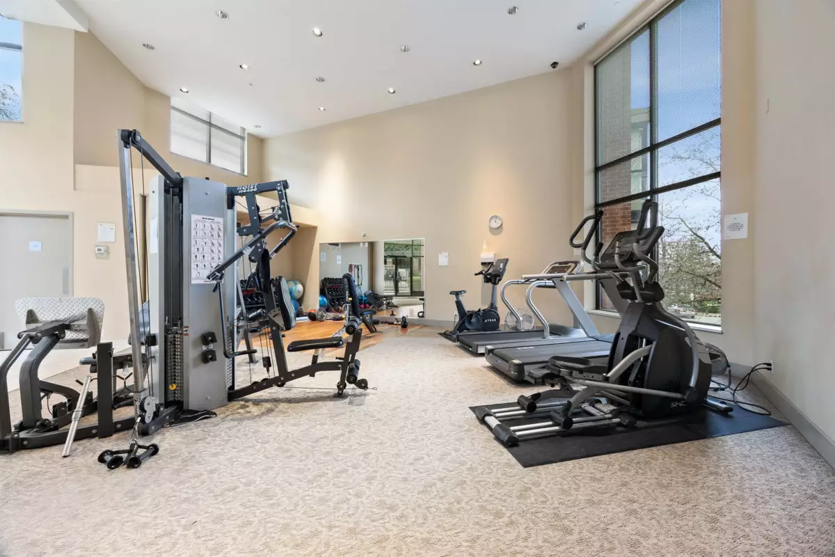 Hot Tub / Spa Photo of 1703 15 E Royal Avenue, New Westminster, BC