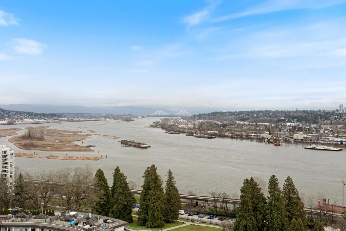Living Room Photo of 1703 15 E Royal Avenue, New Westminster, BC