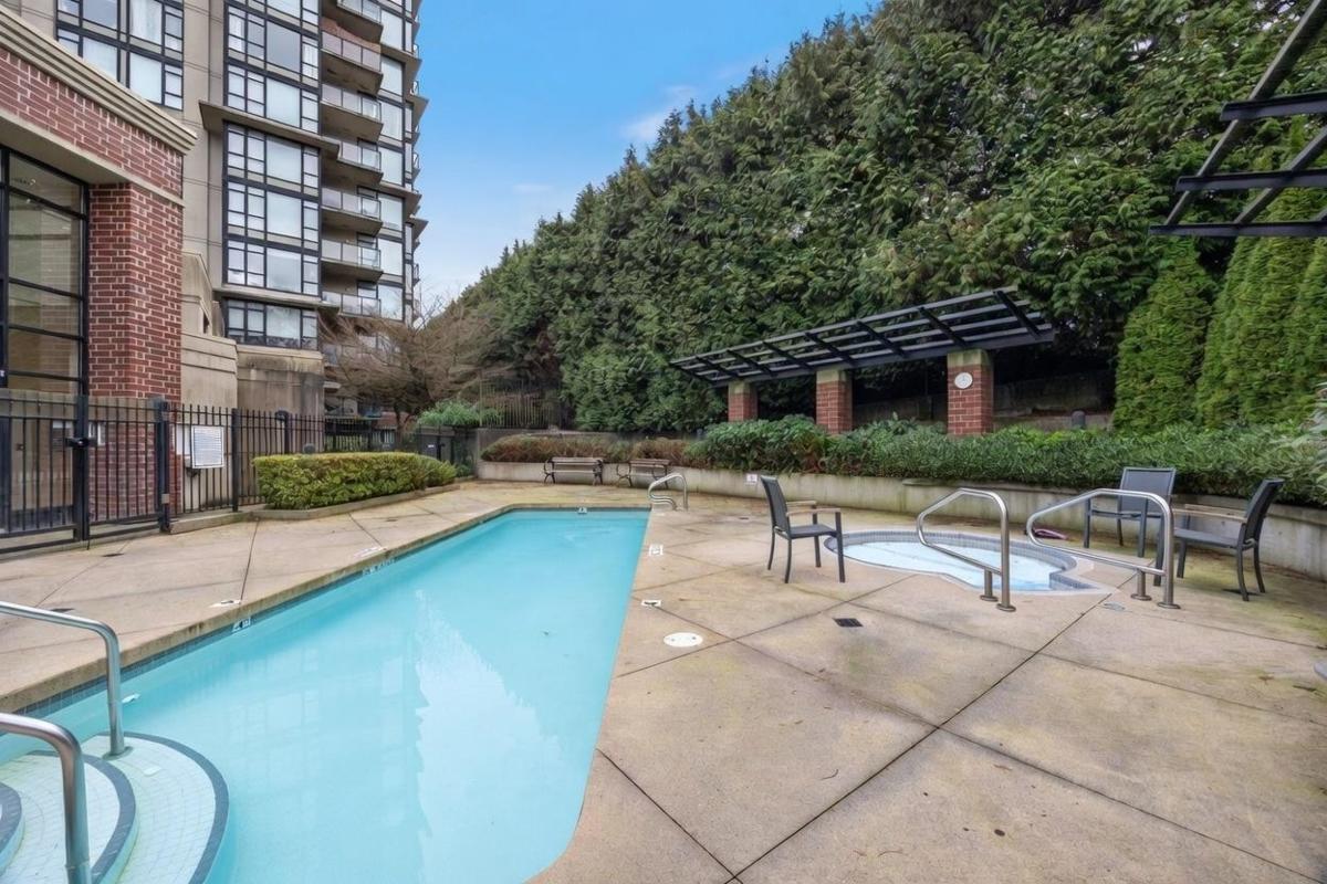 Swimming Pool Photo of 1703 15 E Royal Avenue, New Westminster, BC