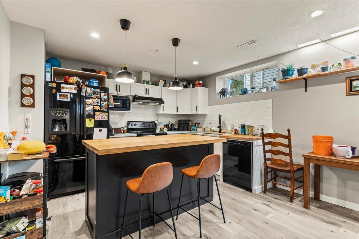 Backyard Photo of 45818 Thomas Road, Chilliwack, BC