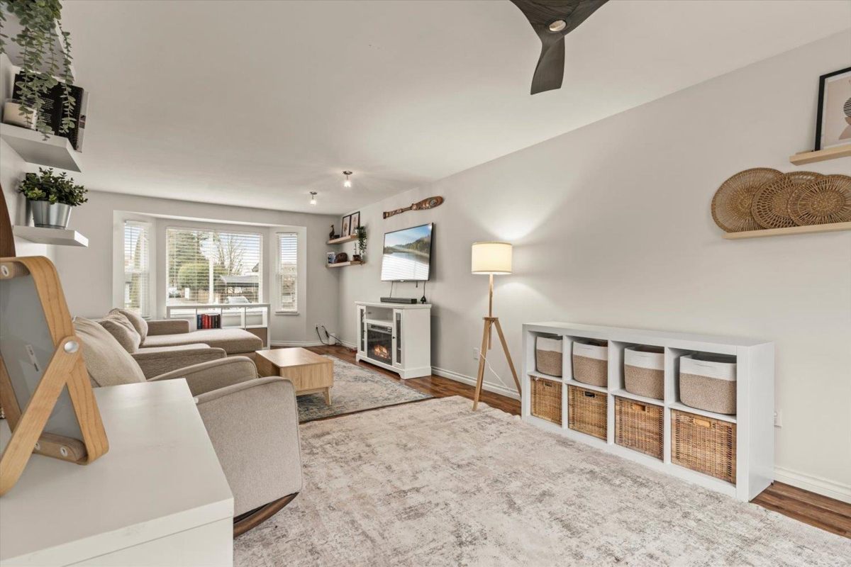 Bedroom 4 Photo of 45818 Thomas Road, Chilliwack, BC